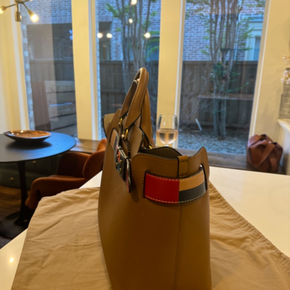Burberry Belt Tote - Picture 2 of 9